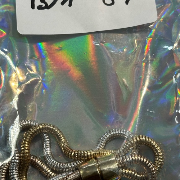 Gorgeous gold, three strand chain bracelets with magnetic clasp - Picture 12 of 12